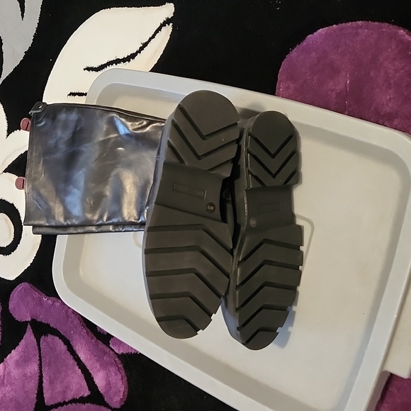 NWOT Women's size 8 Vince Camuto Nettrio Black Wedge Leather Boots - Picture 4 of 9